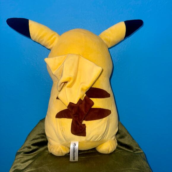 Pokemon Center Pikachu Plush 13" Large 2014 EUC Official Pokémon Plush Toy - Picture 3 of 5